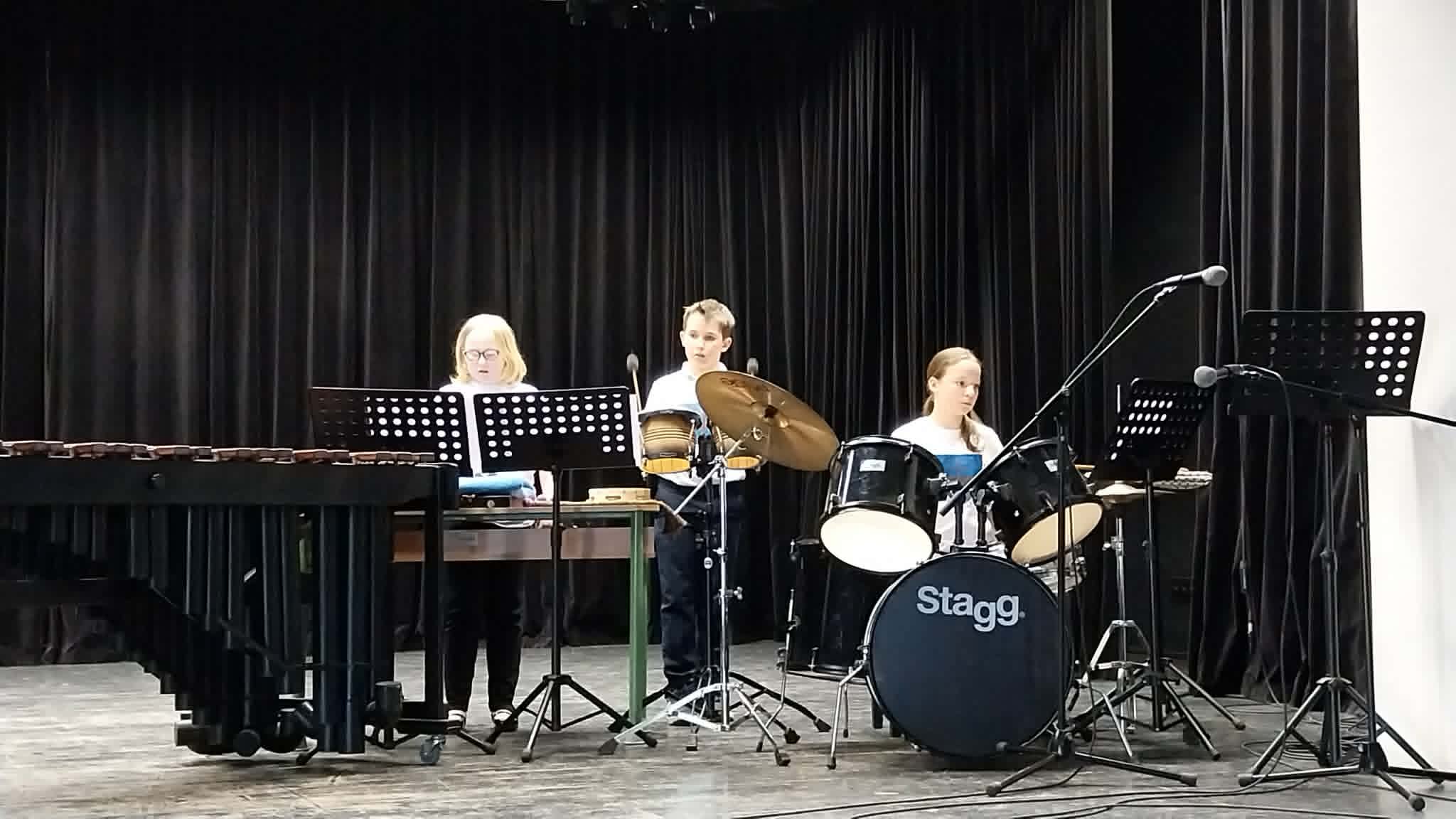 Virágba borult dallamok